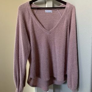 🦋SOLD🦋URBAN OUTFITTERS SWEATER